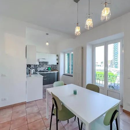 Bilocale Fronte Porto Antico Apartment